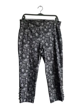 Attyre Size 14 Black and White Paisley Capri Pants